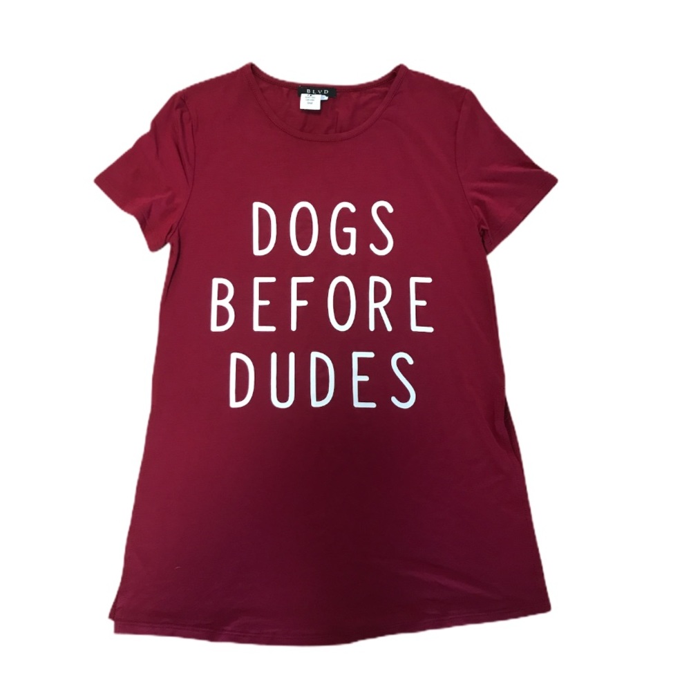 Side Slit burgundy T-shirt 🐶